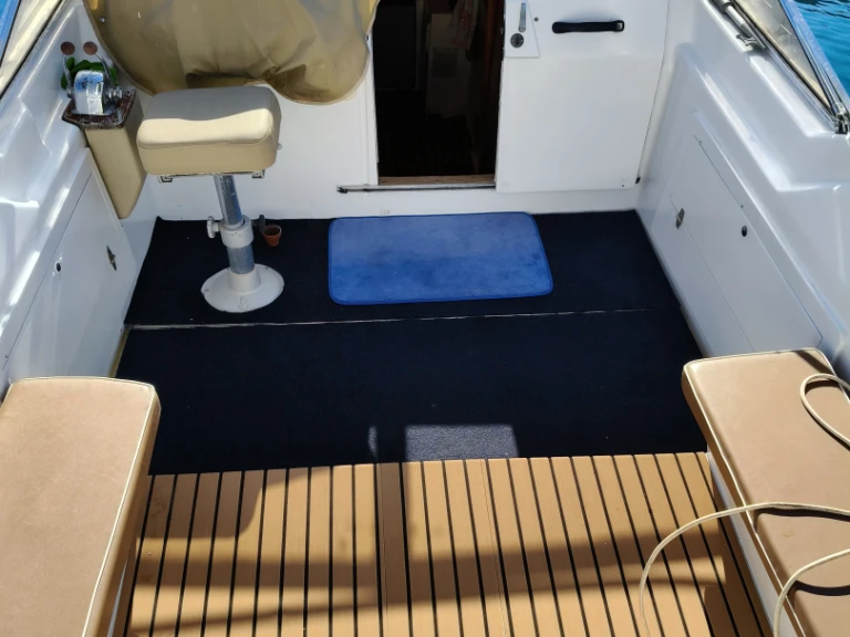 Hire a Cranchi C 8 sport  Palermo