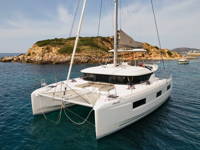 Hire Catamaran with or without skipper Lagoon Saint George's