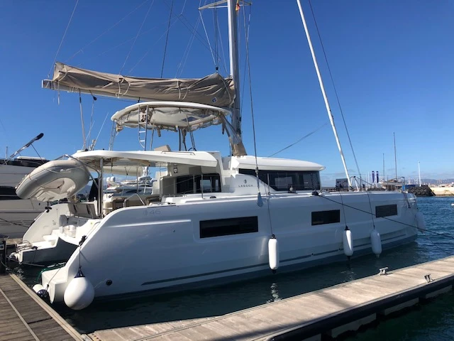 Catamaran hire in Saint George's - Lagoon Lagoon 46