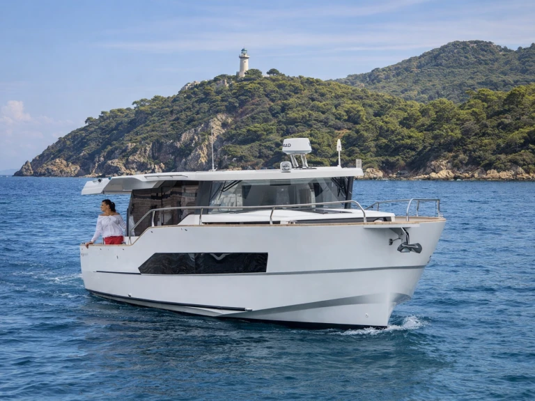 Hire Motorboat with or without skipper Delphia Port-Saint-Louis-du-Rhône