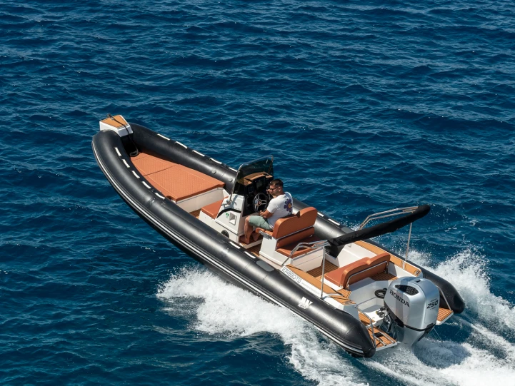 Hire RIB Tiger with a boat licence