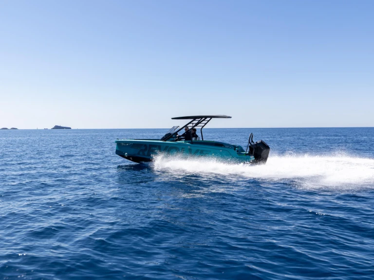 Motorboat hire in Puerto Portals - Axopar 22 Spyder