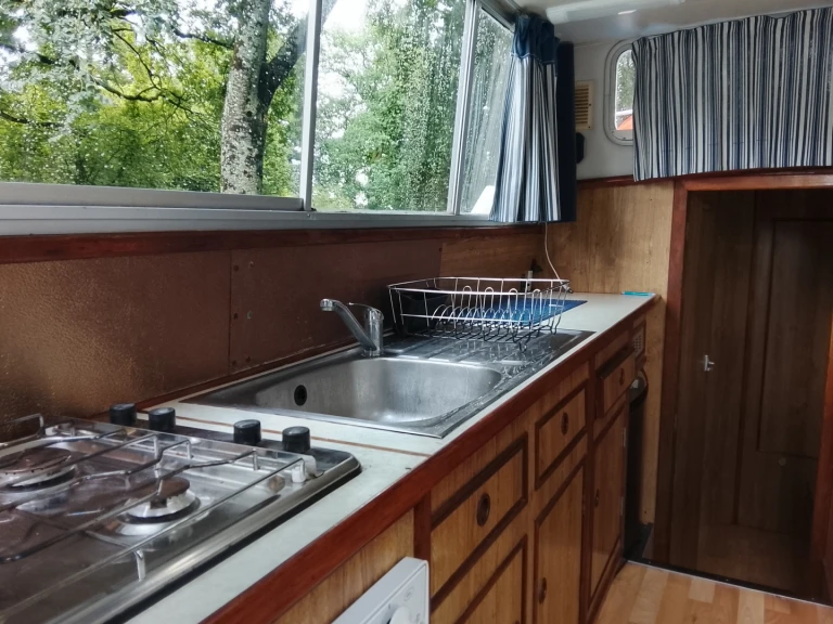 Yacht charter Malestroit - Crow blue  line Comet 4 on SamBoat