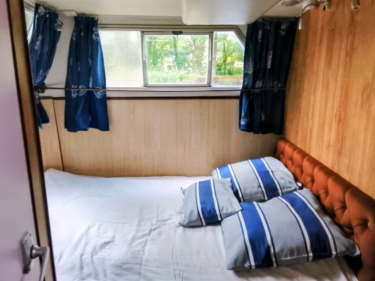 Hire a Crow blue  line Comet 4 Malestroit