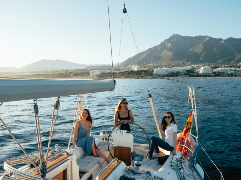 Charter a Bavaria Bavaria 36 Cruiser in Puerto Deportivo de Marbella on Samboat