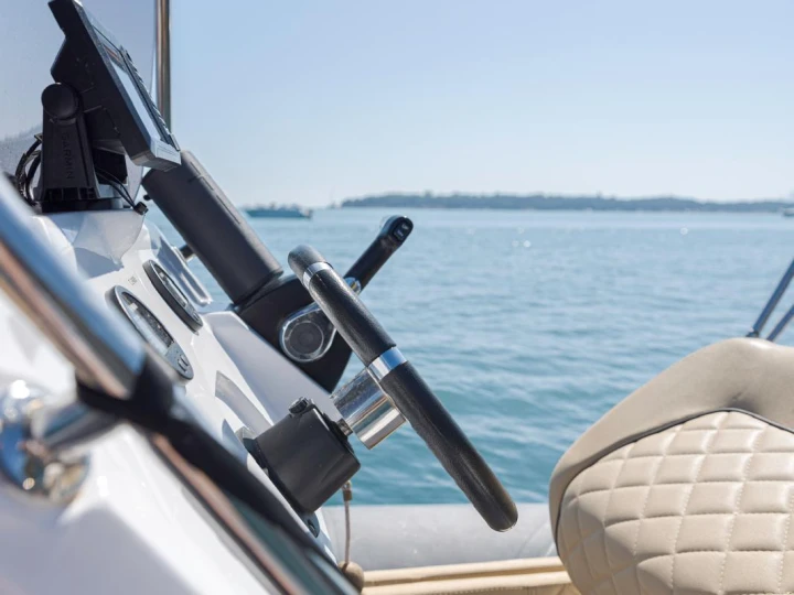 Yacht charter Mandelieu-la-Napoule - Salpa Salpa Soleil 18 on SamBoat