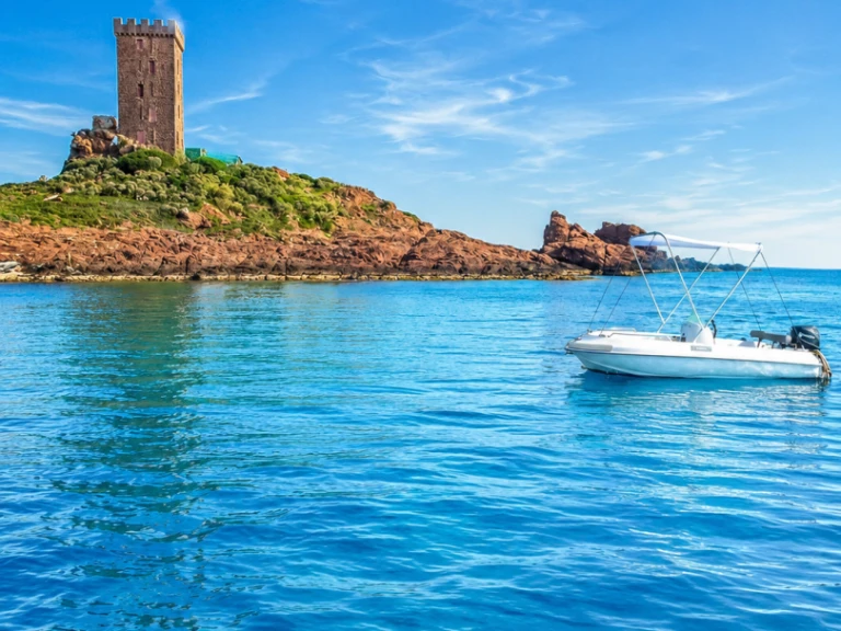 Charter a Jeanneau Cap Camarat 515 in Saint-Raphaël on Samboat