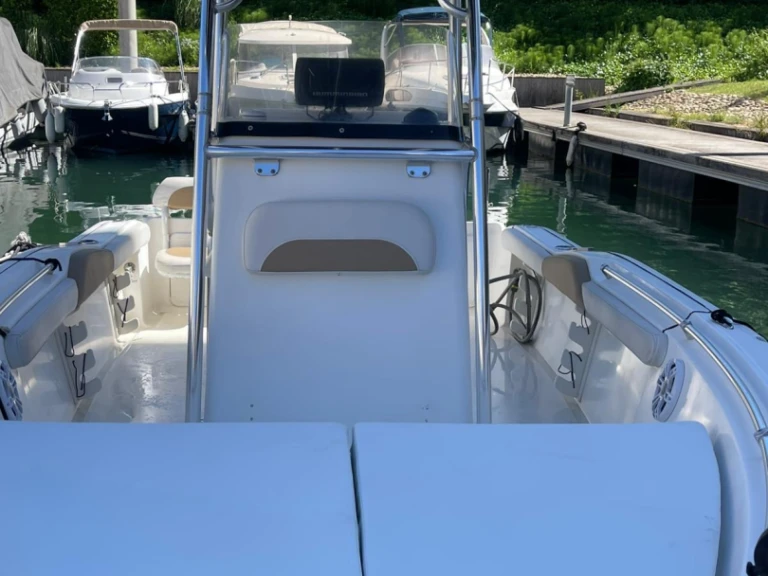 Motorboat to hire Mandelieu-la-Napoule at the best price