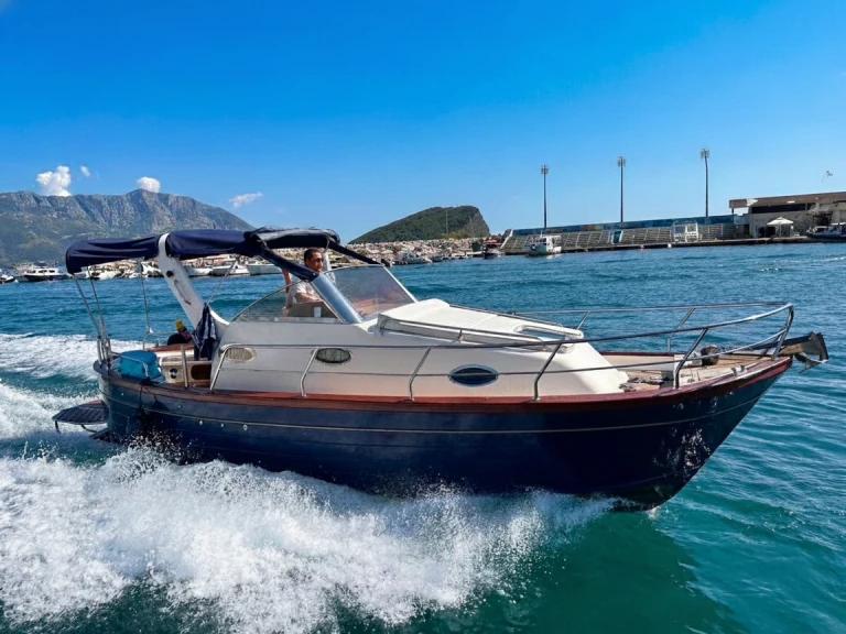 Yacht charter Valencia - Cantieri Mimì Libeccio 25 on SamBoat