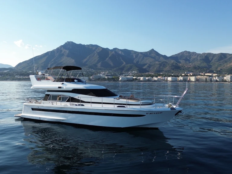 Yacht charter Marbella - Astondoa Astondoa 50 GL on SamBoat