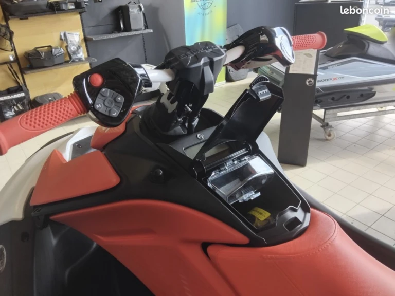 Charter a Sea-Doo Spark Trixx in Capbreton on Samboat