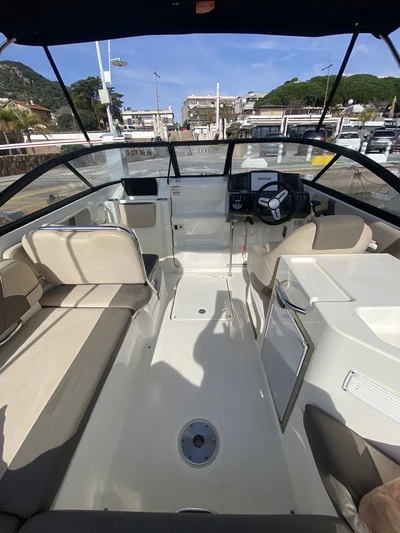 Yacht charter Marseille - Bayliner VR6 on SamBoat