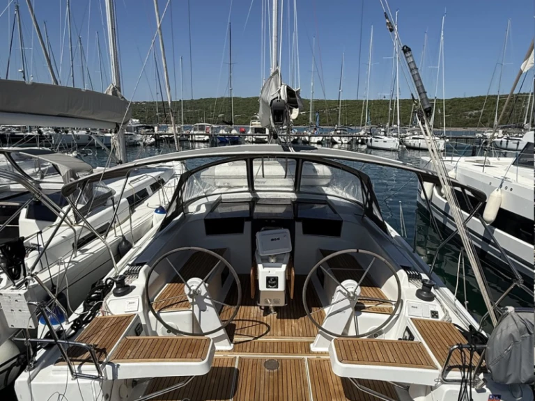 Sailboat hire in Punat - Hanse Hanse 418