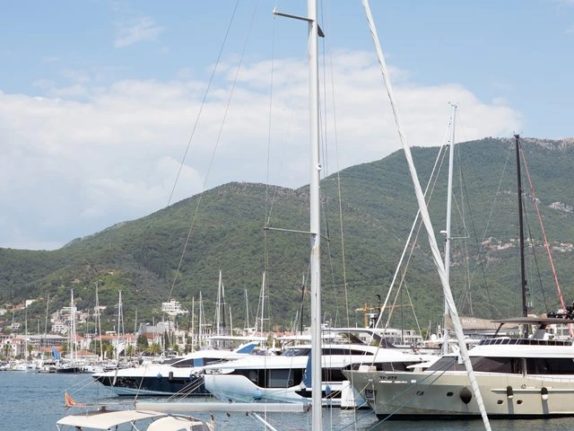 Yacht hire Tivat cheap Sun Odyssey 40.3