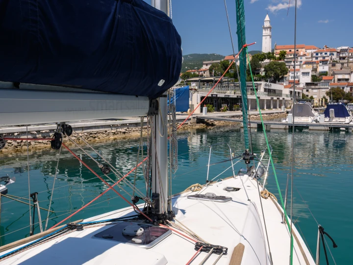 Charter a Jeanneau Sun Odyssey 36i in Novi Vinodolski on Samboat