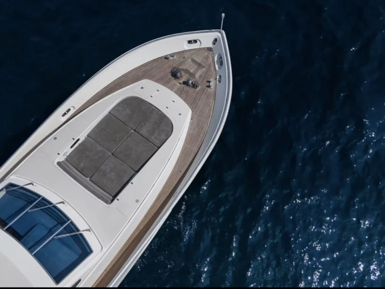 Yacht charter Port Grimaud - Cantieri di Arno Leopard 27 on SamBoat