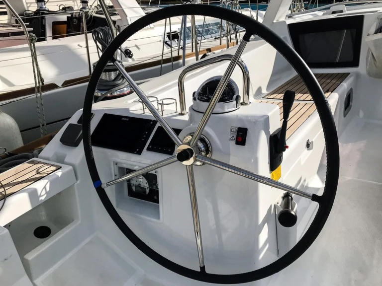 Bénéteau Oceanis 45 charter bareboat or skippered in  Mrčevac