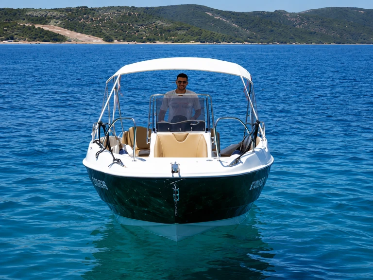 Yacht charter Alcocéber - AQUA 620 on SamBoat