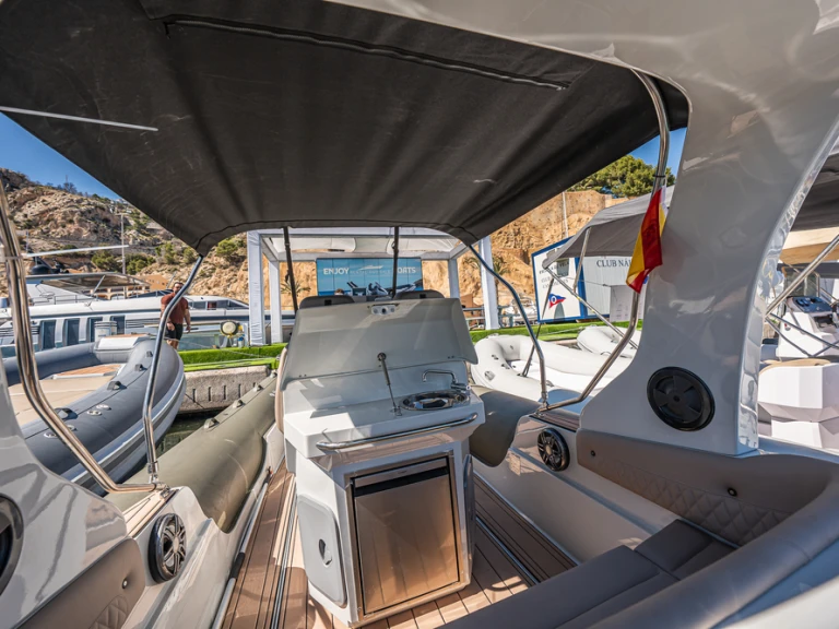 Italboats STINGHER 22GT charter bareboat or skippered in  Altea
