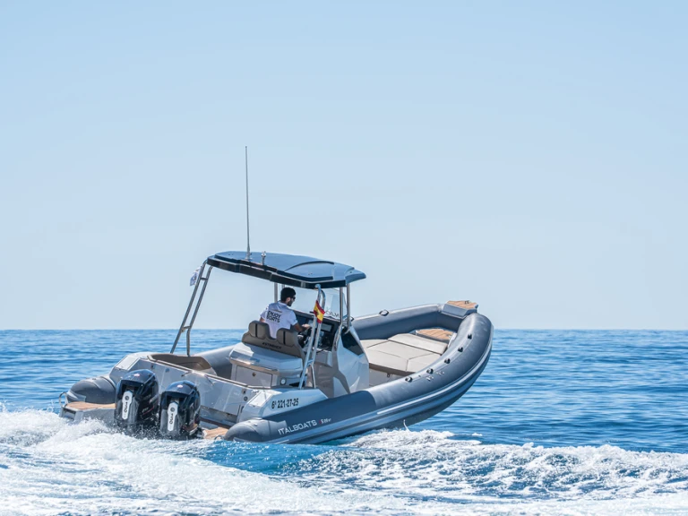 Charter a Italboats Stingher 28GT Lux in Altea on Samboat