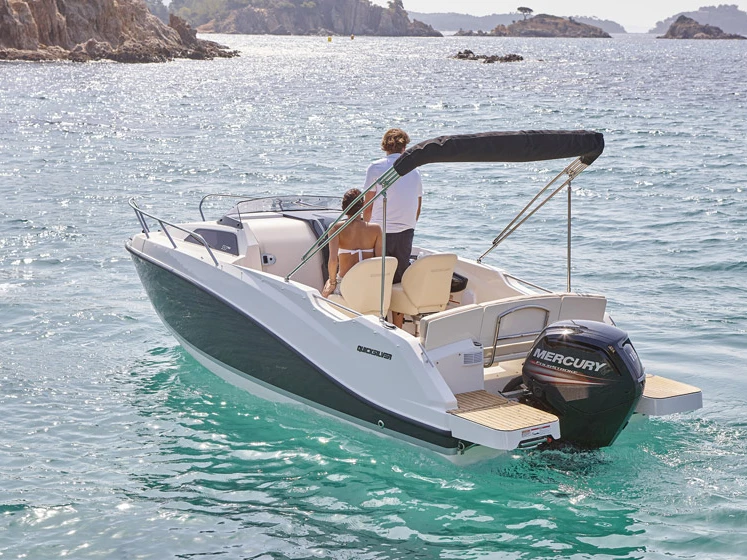Hire a Quicksilver Activ 555 Cabin Vieux Port de Cannes