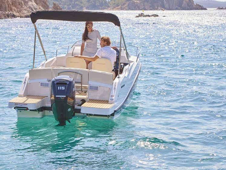 Yacht hire Vieux Port de Cannes cheap Activ 555 Cabin