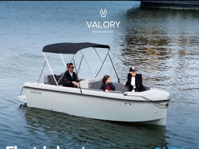 Charter a Valory Valory 525 in Cannes on Samboat
