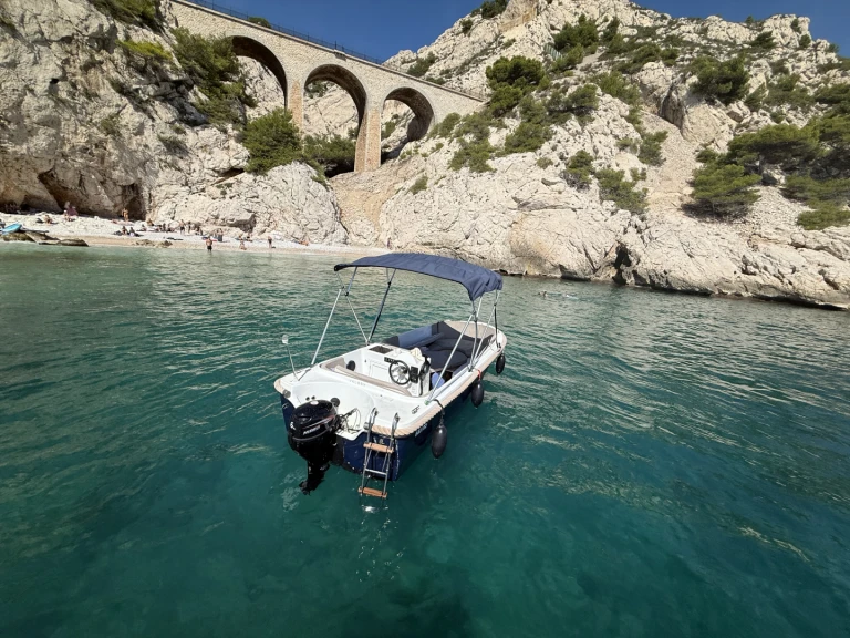Charter a Prusa Marine Prusa 450 in Marseille on Samboat