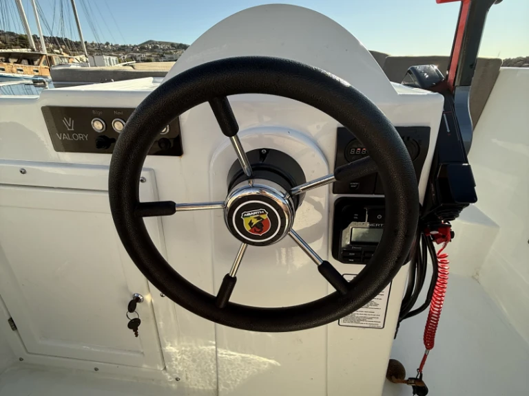 Hire Luxury Yacht with or without skipper Prusa Marine Marseille
