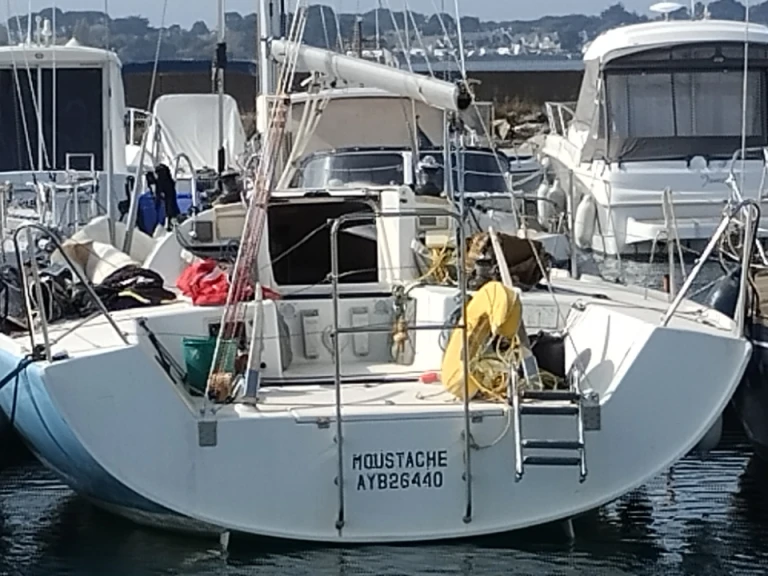 Charter a Pogo Structures Pogo 8.50 in Quiberon on Samboat