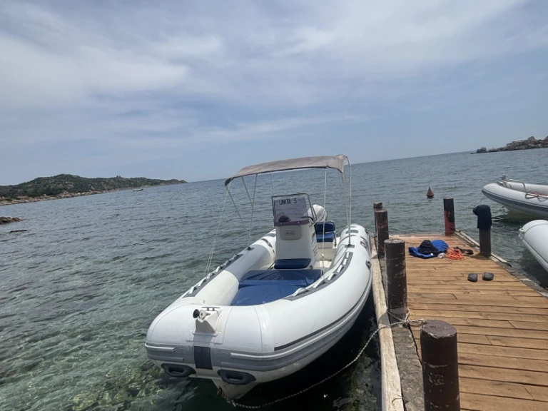 Hire RIB Bwa with a boat licence