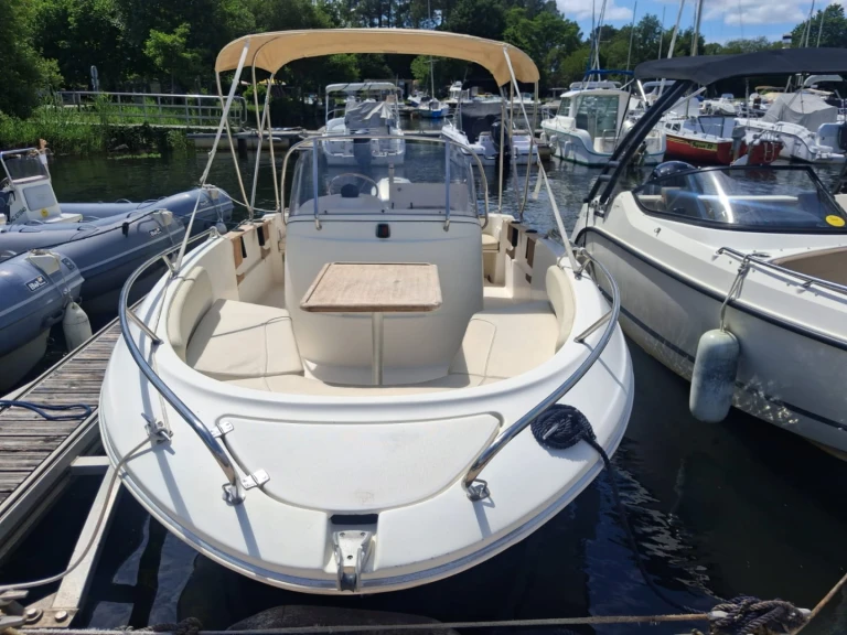 Yacht hire Sanguinet cheap Cap Camarat 625