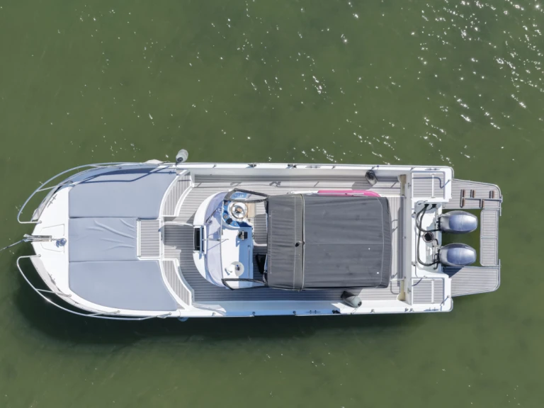 Charter a Beacher Beacher V8 in Arcachon on Samboat