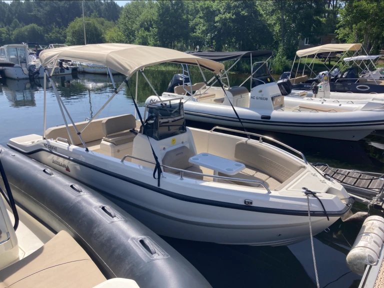 Azzara 505 charter bareboat or skippered in  Sanguinet