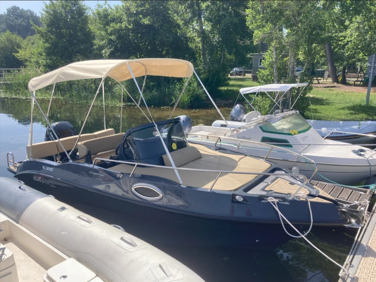 Motorboat hire in Sanguinet - Nireus 53 Elegance