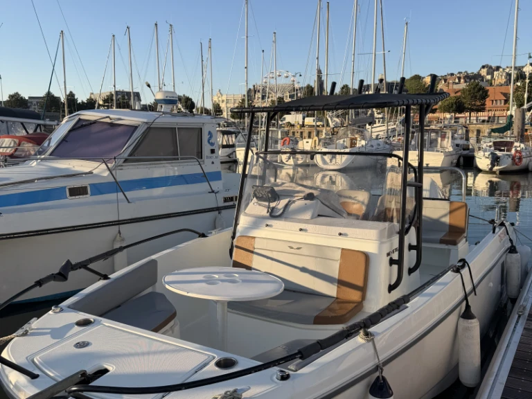 Motorboat to hire Deauville at the best price