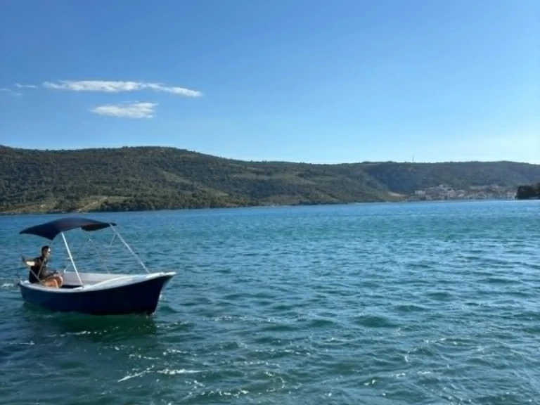 Hire a Pasara Vodice 485 Poljica