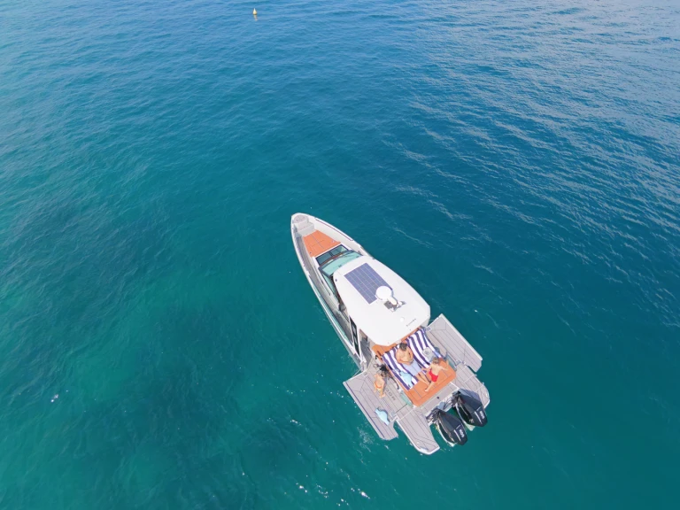 Motorboat to hire Sirmione at the best price
