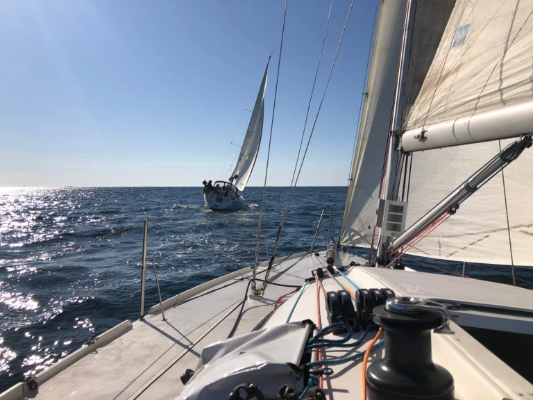 Charter a Pogo Structures Pogo 8.50 in Loctudy on Samboat