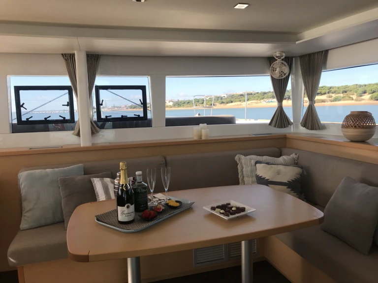 Yacht charter Sant Antoni de Portmany - Lagoon Lagoon 450 F on SamBoat