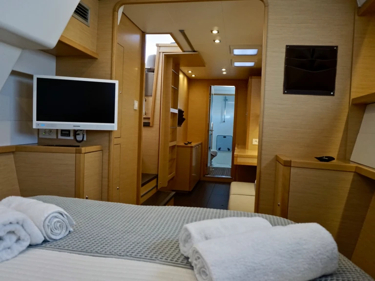 Yacht hire Sant Antoni de Portmany cheap Lagoon 450 F