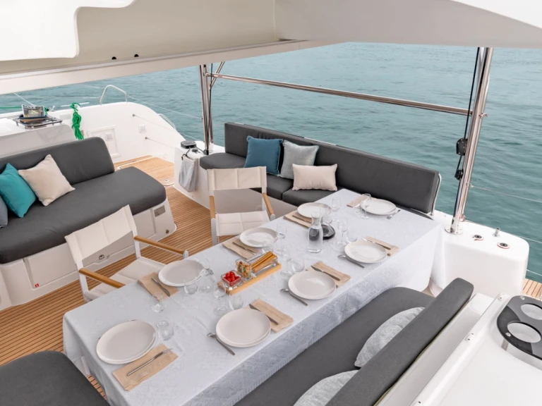 Yacht hire Sant Antoni de Portmany cheap Lagoon 46