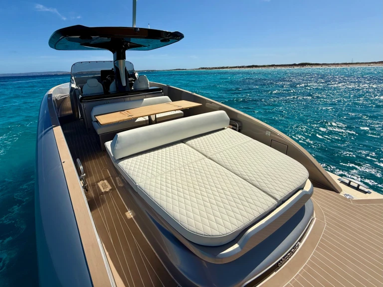 Hire Motorboat with or without skipper Solaris Power Spain