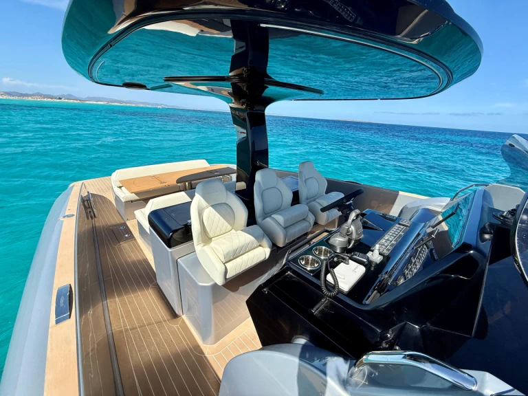 Motorboat to hire Spain at the best price
