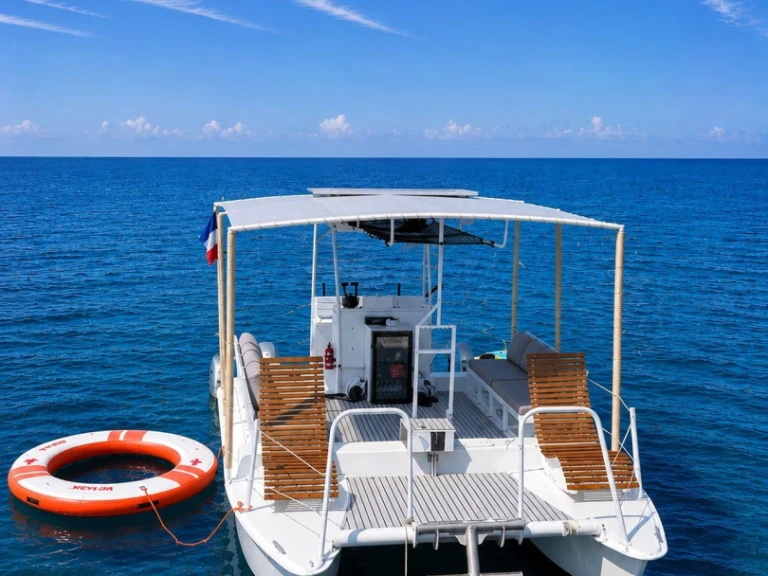 Yacht hire Golfe-Juan cheap Catabarge