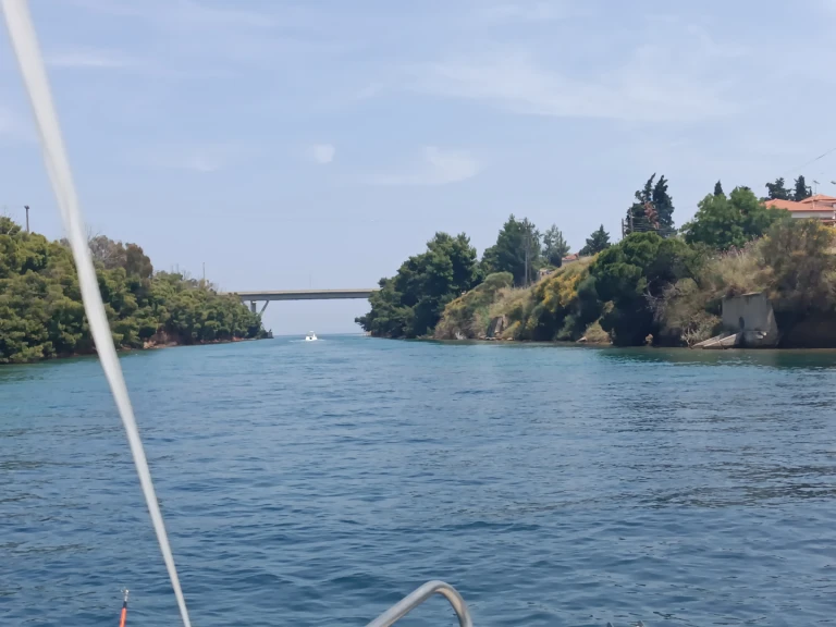 Hire a Athrakiboats TRITON Néa Moudhaniá