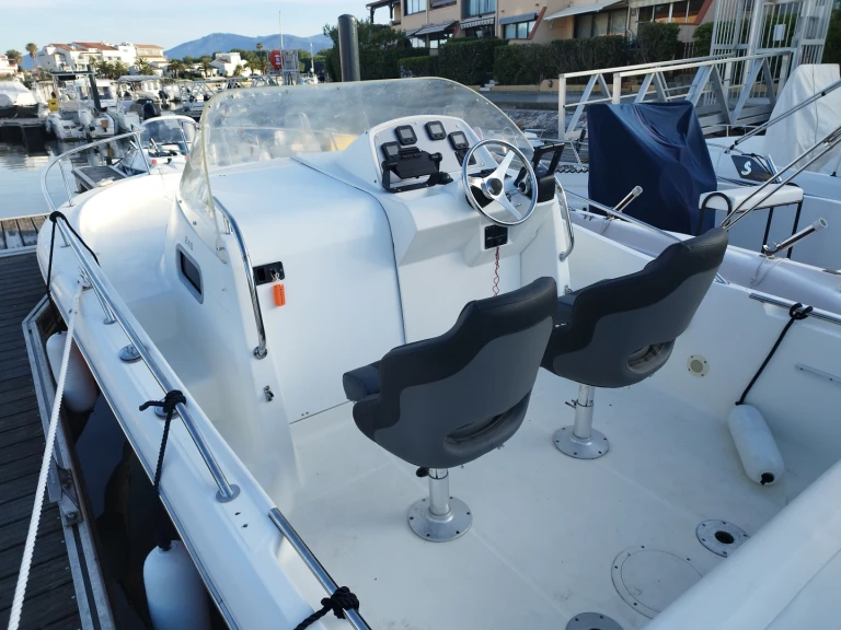 Motorboat hire in Saint-Cyprien - White Shark White Shark 248