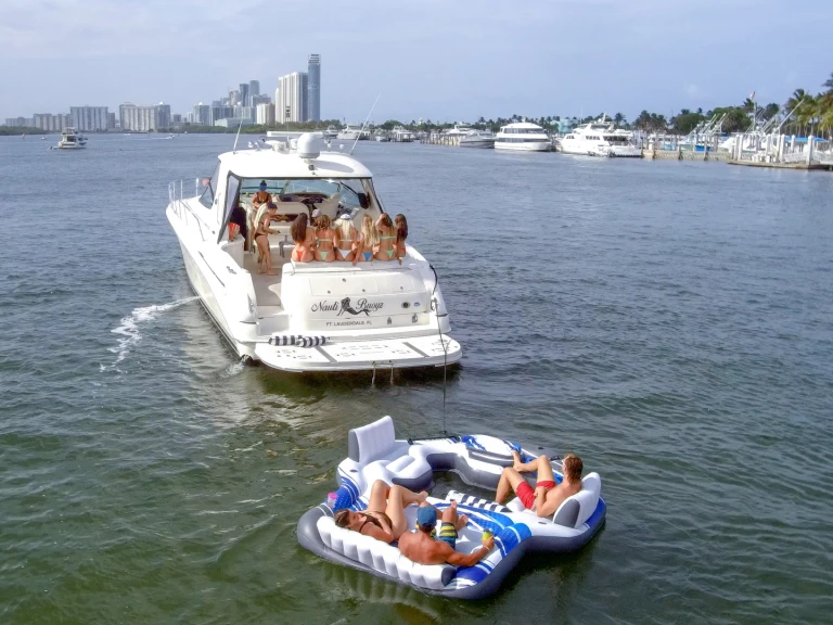 Luxury Yacht to hire Fort Lauderdale at the best price