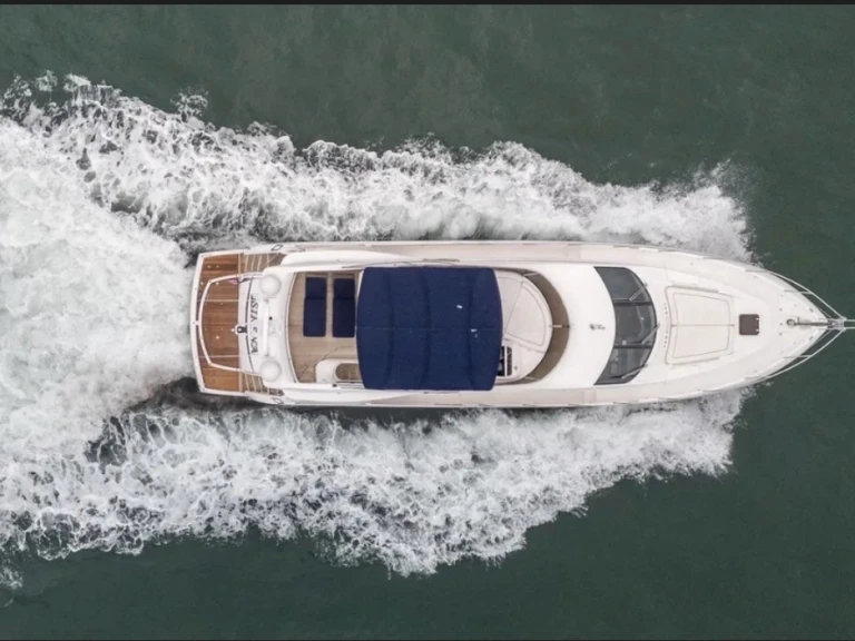 Hire a Sunseeker Manhattan 80 Miami