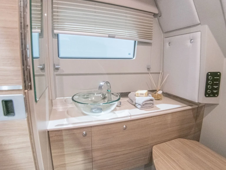 Motorboat hire in Split - Saxdor Saxdor 320 GTO